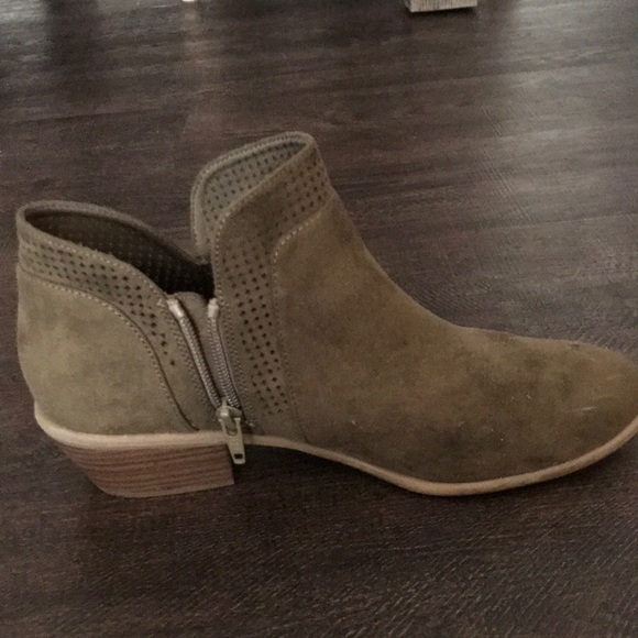 Old Navy Shoes - Old navy olive bootie size 8